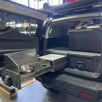 সিঙ্ক সহ পোর্টেবল ক্যাম্পিং রান্নাঘর